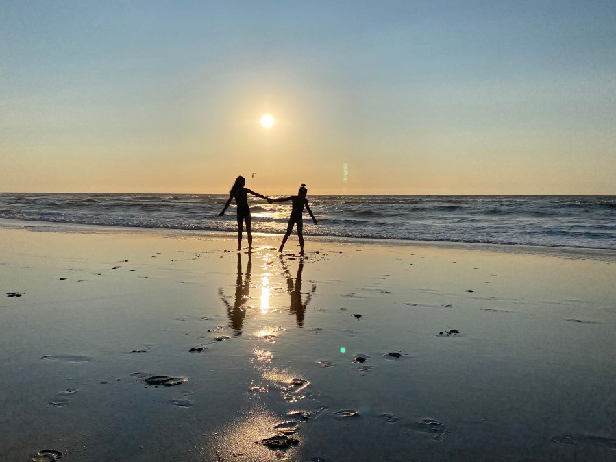 wandelen met kinderen strand Den Haag