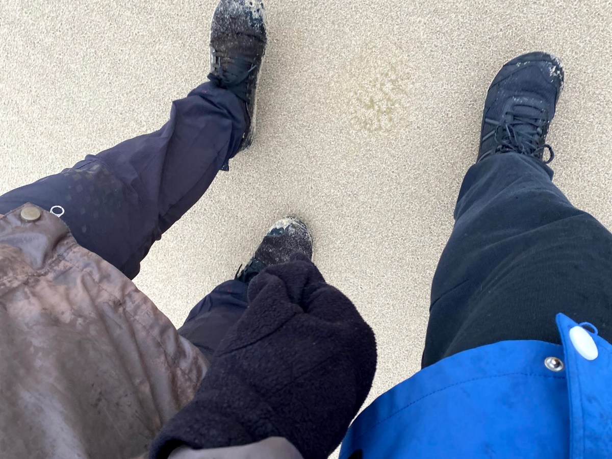 Vergelijking: Wandelschoenen versus barefootschoenen.