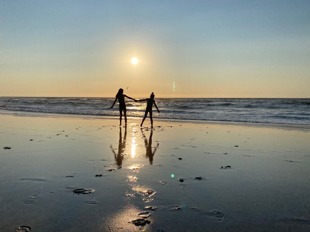 wandelen met kinderen strand Den Haag