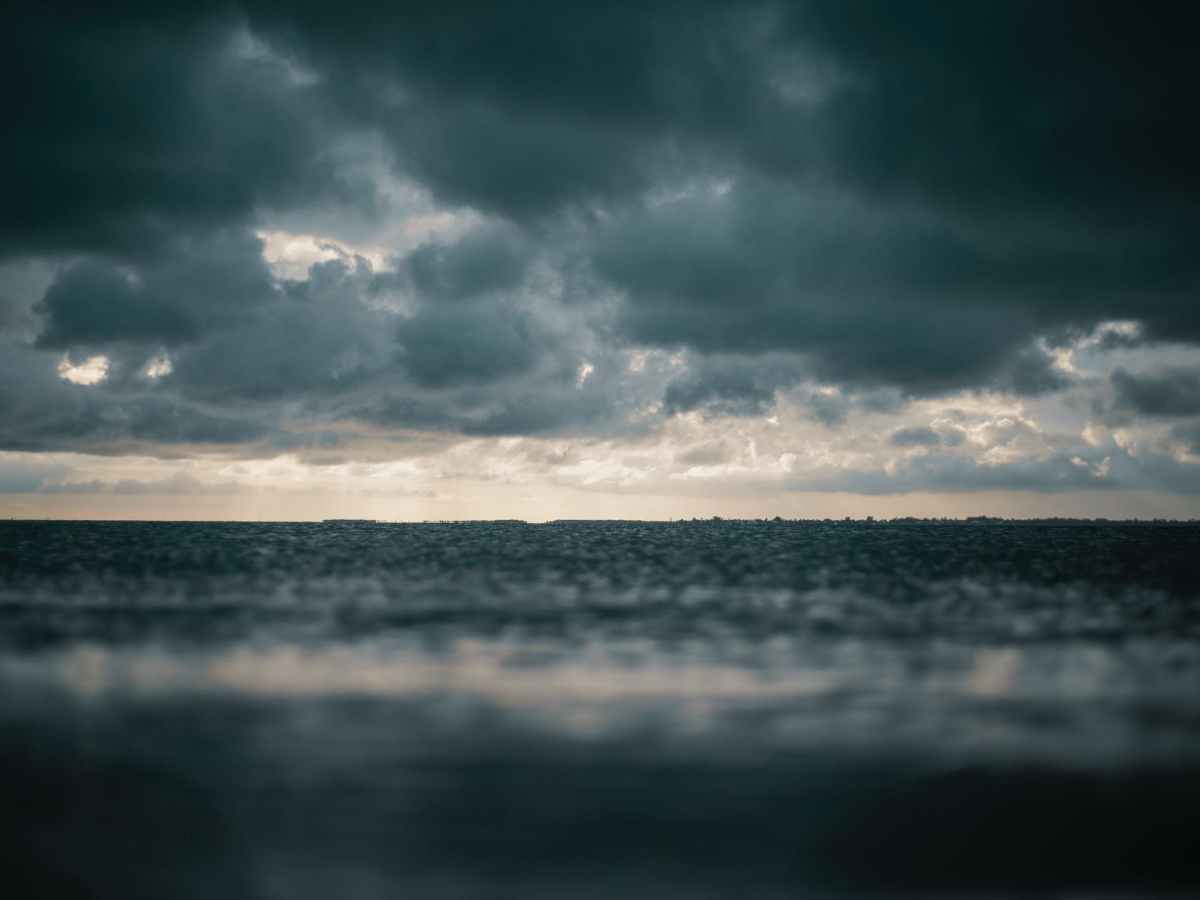 Dit is waarom je zeker een strandwandeling moet maken als het&nbsp;stormt